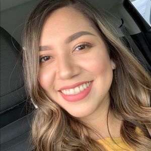 Meet your Posher, Alicia